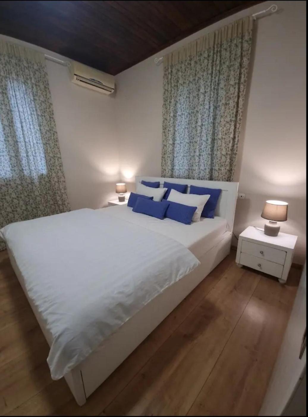 Casa Arokaria Apartment Petaliana Ngoại thất bức ảnh
